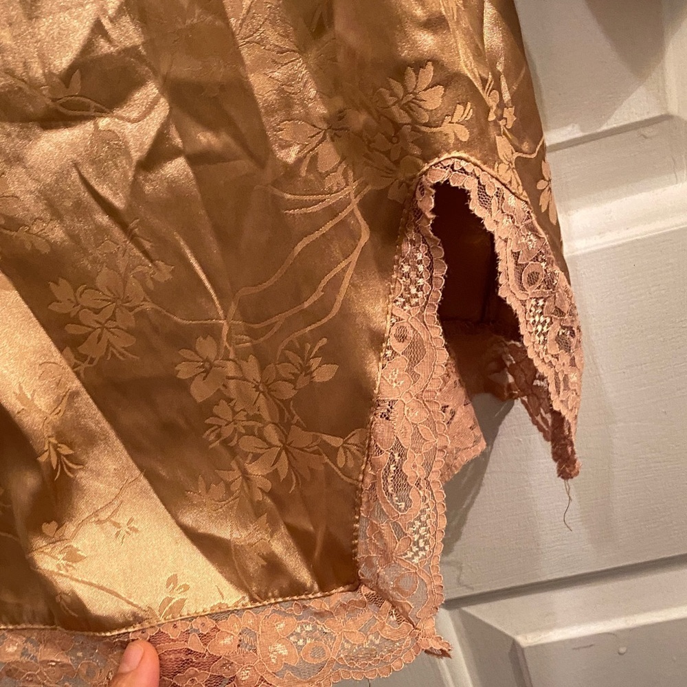 ❤️SHEIN Satin Brown Blouse with Lace Detail - Picture 5 of 8